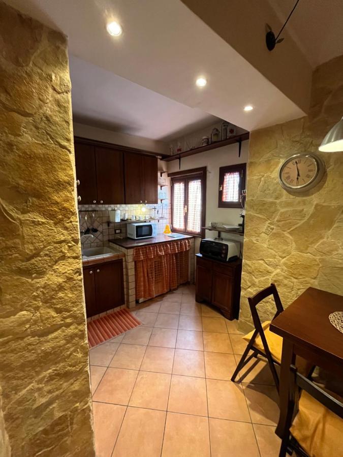 Casa Ginevra Apartment Syracuse ภายนอก รูปภาพ